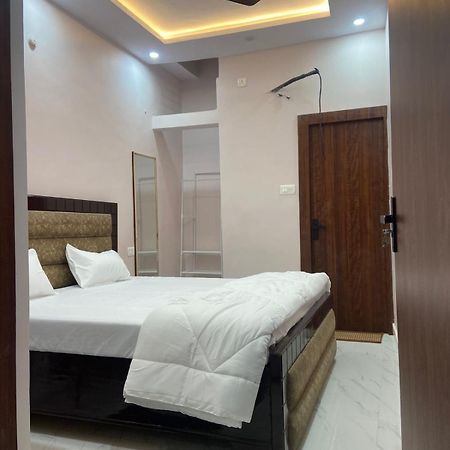 Nirmal Niwas Hotel Varanasi Luaran gambar