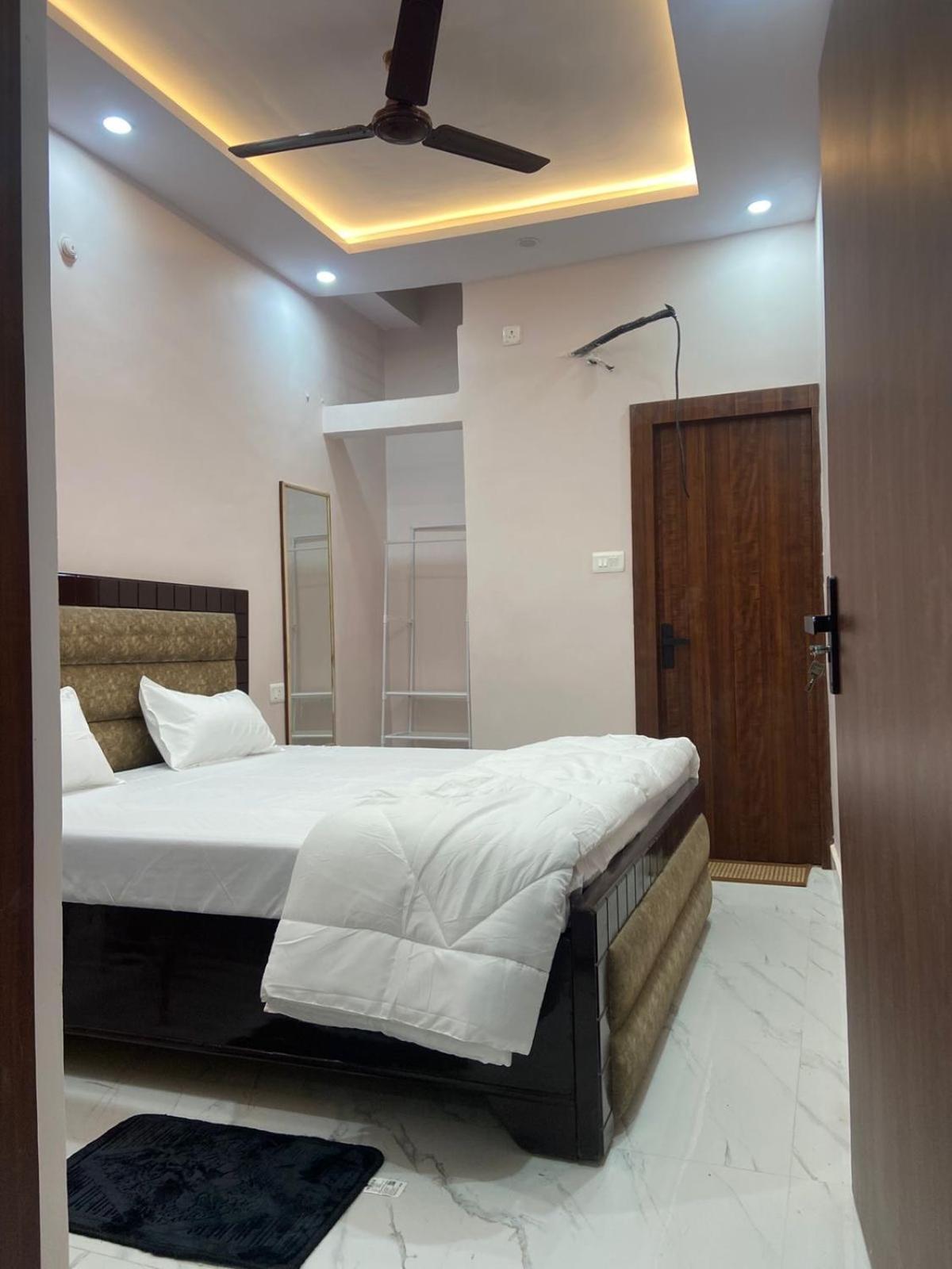 Nirmal Niwas Hotel Varanasi Luaran gambar